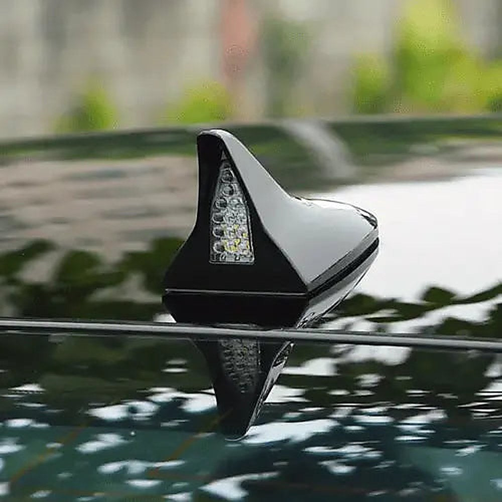 Antena Aleta de Tiburón 🦈 Luz LED con Panel Solar, Adhesivo — 3